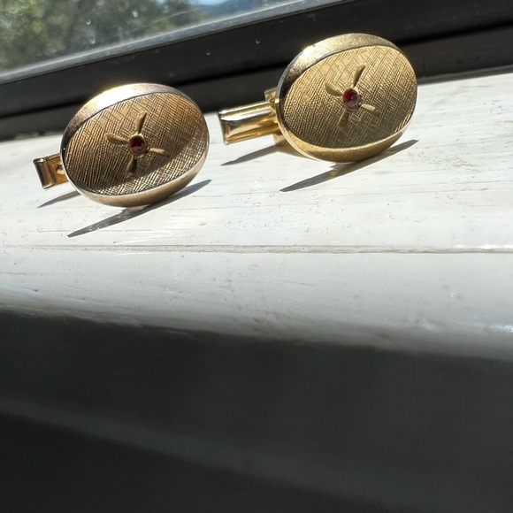 Vintage Pat Pend Men’s gold cufflinks and tie clip - Picture 11 of 14